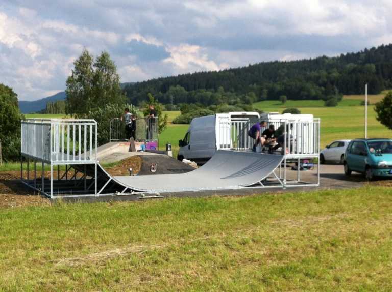 Mini Ramp Kids mit Geländer